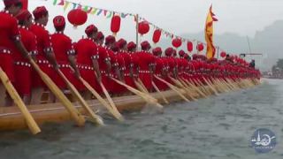 Giant Dragon Boat with 180 Female Paddlers