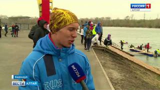 Алтайские гребцы на Гребном канале в Барнауле начали очередной летний соревновательный сезон